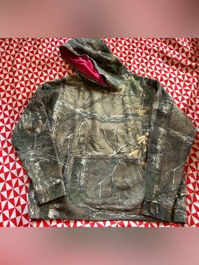 Ladies large realtree camo hoodie